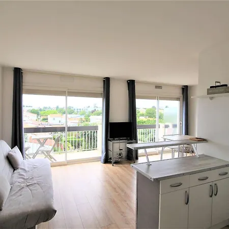 Royan, 1 Piece, 4 Personnes - Fr-1-494-179 Apartment